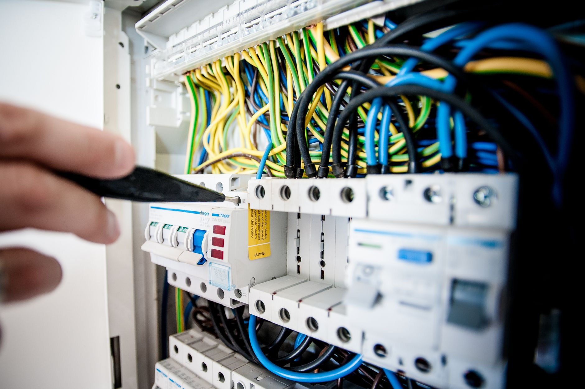 Électricien à Saintes